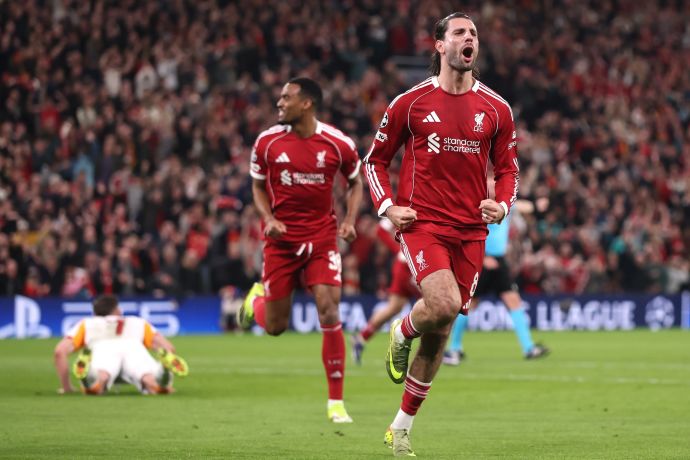 דומיניק סובוסלאי שחקן ליברפול חוגג מול גלאטסראיי