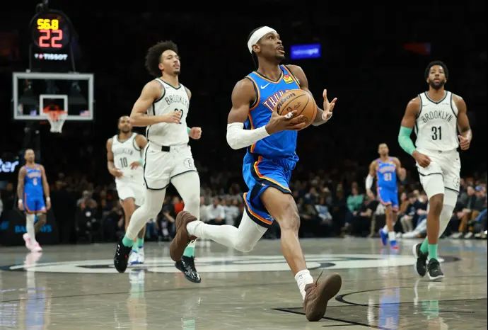 שיי גילג'ס אלכסנדר קולע בקלילות מול ברוקלין