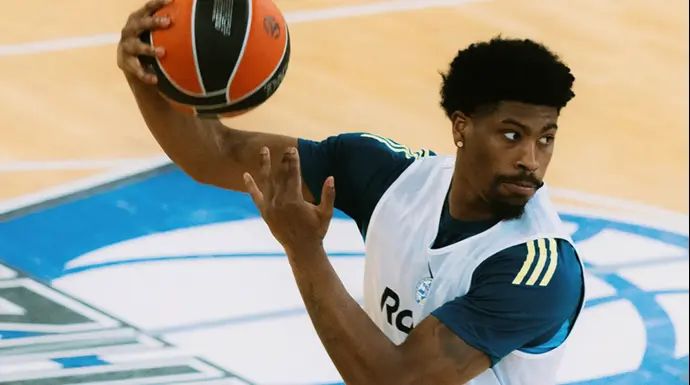 ג'ימי קלארק שחקן מכבי תל אביב