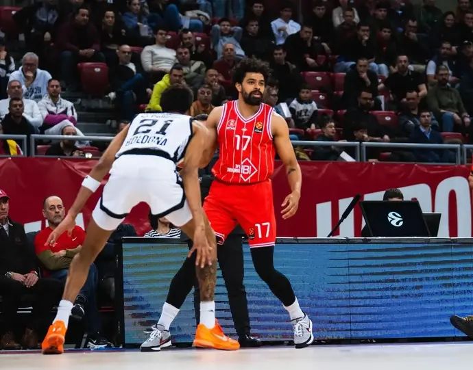 שחקן הפועל תל אביב קולין מלקולם