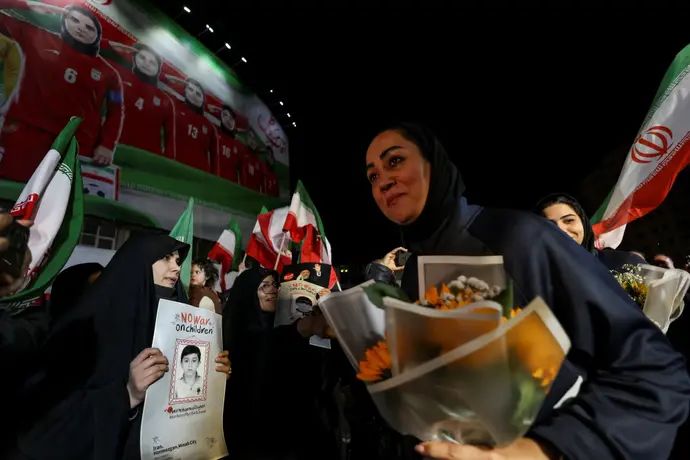 כדורגלניות נבחרת איראן מתקבלות באהבה בטהראן