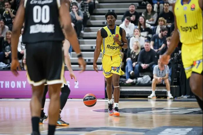 שחקן מכבי תל אביב ג'ימי קלארק