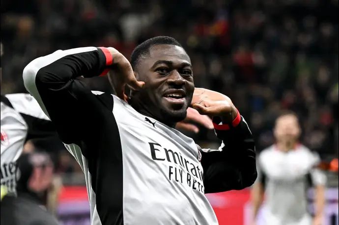 יוסוף פופאנה שחקן מילאן חוגג