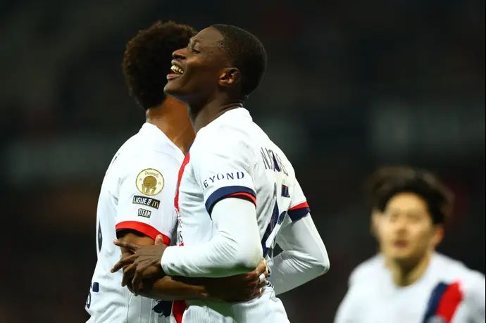 שחקן פריז סן ז'רמן נונו מנדש