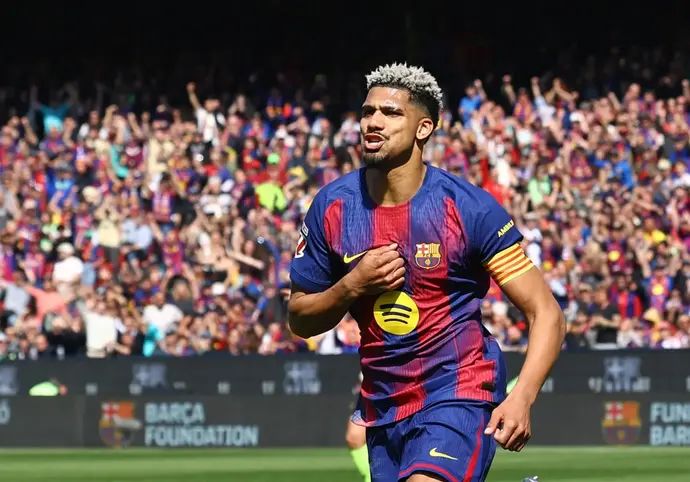 רונלד אראוחו, שחקן ברצלונה חוגג