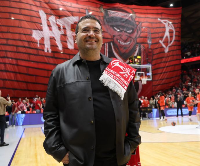 הבעלים של הפועל תל אביב, עופר ינאי