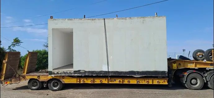 מיגונית בדרך לאצטדיון בראשון לציון