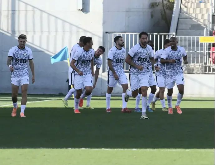 שחקני הפועל חדרה חוגגים