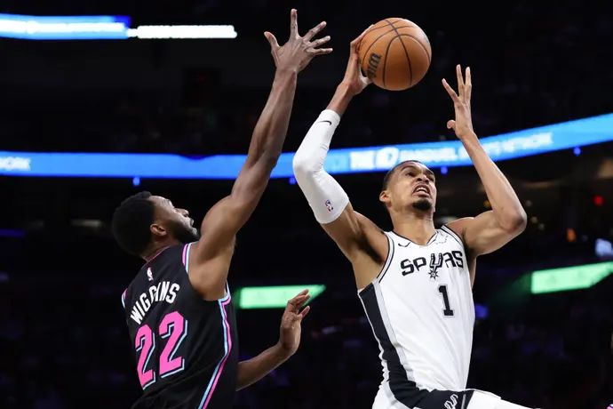 ויקטור וומבניאמה, סן אנטוניו ספרס