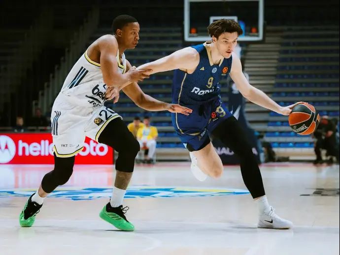 רומן סורקין שחקן מכבי תל אביב נגד פנרבחצ'ה