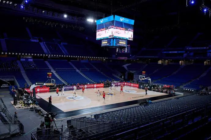 מוביסטאר ארנה, יציעים ריקים במשחק של ריאל מדריד נגד הפועל תל אביב