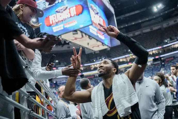 דונובן מיטשל, שחקן קליבלנד חוגג