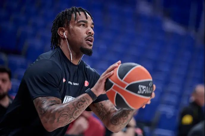 שחקן הפועל תל אביב כריס ג'ונס