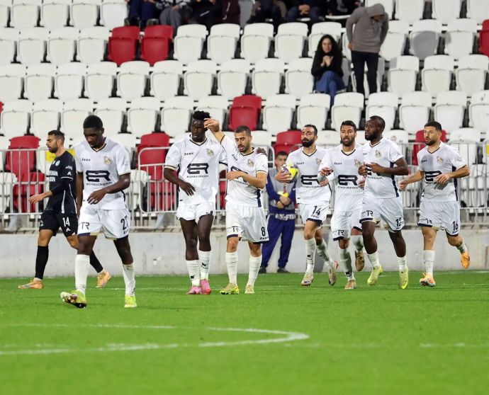 שחקני מכבי בני ריינה חוגגים