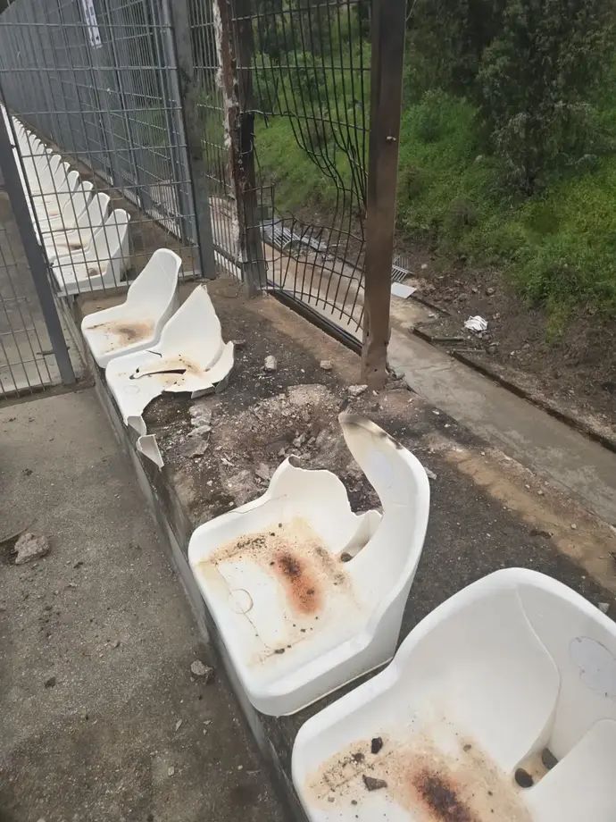 תיעוד מפגיעת הטיל ביציע המערבי באצטדיונה של עירוני קרית שמונה