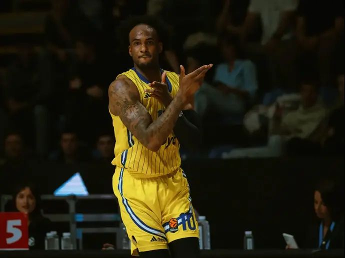 אושיי בריסט שחקן מכבי תל אביב