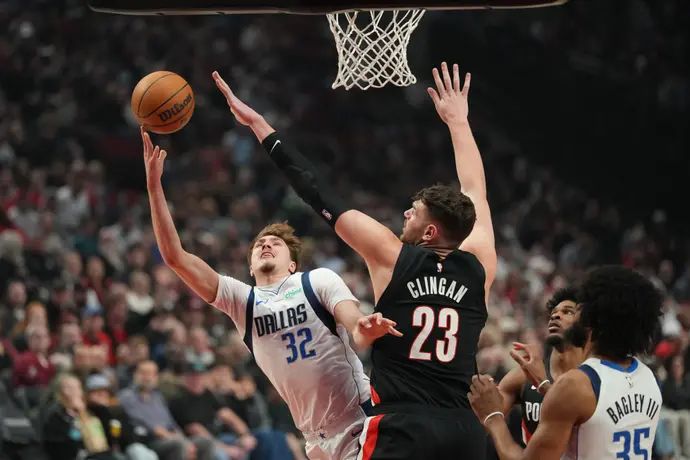 קופר פלאג שחקן דאלאס מול פורטלנד