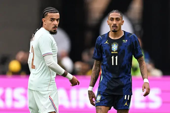 ראפיניה שחקן נבחרת ברזיל נגד צרפת