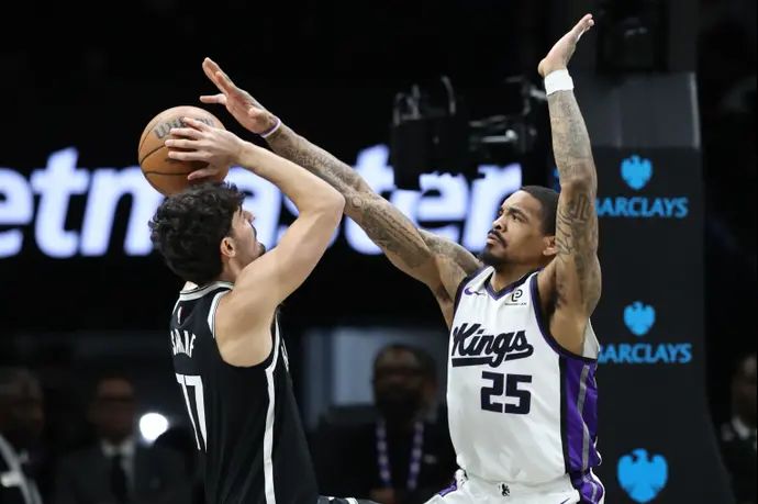 בן שרף שחקן ברוקלין נטס נגד סקרמנטו