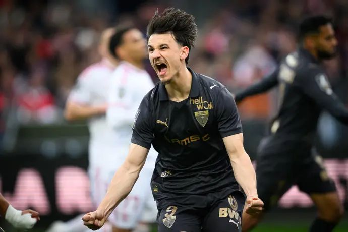 אסטבן לפול שחקן ראן חוגג שער