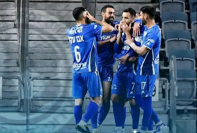 שחקני עירוני טבריה חוגגים