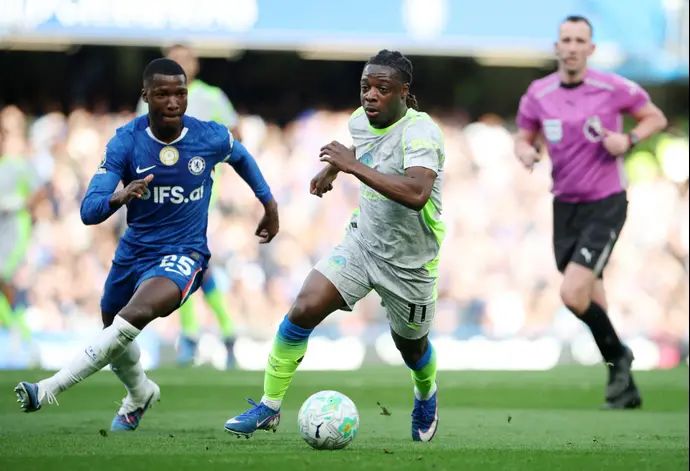 מויסס קאייסדו, שחקן צ'לסי, מול ז'רמי דוקו שחקן מנצ'סטר סיטי