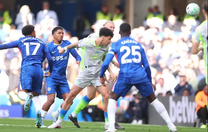 ניקו אוריילי כובש לזכות מנצ'סטר סיטי מול צ'לסי