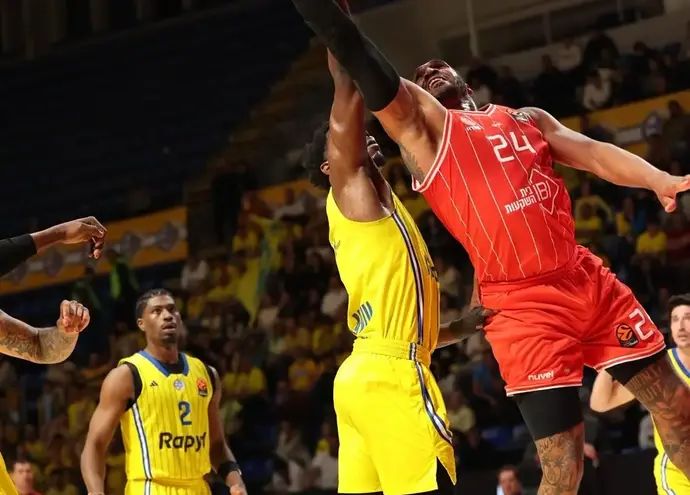 איש ווינרייט שחקן הפועל תל אביב