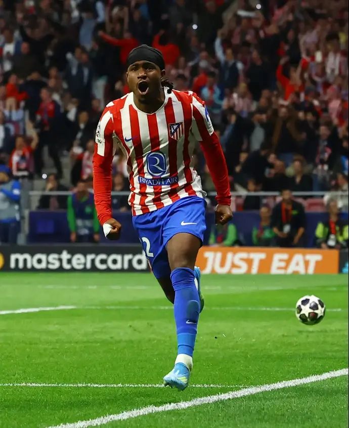 אדמולה לוקמן שחקן אתלטיקו מדריד חוגג שער