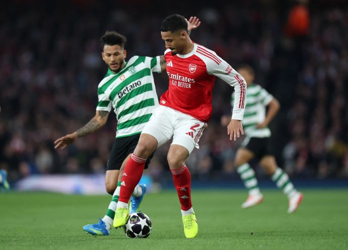 שחקן ארסנל וויליאם סאליבה מול שחקן ספורטינג ליסבון לואיס סוארס