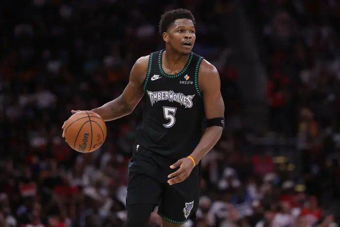 שחקן מינסוטה טימברוולבס, אנתוני אדוארדס