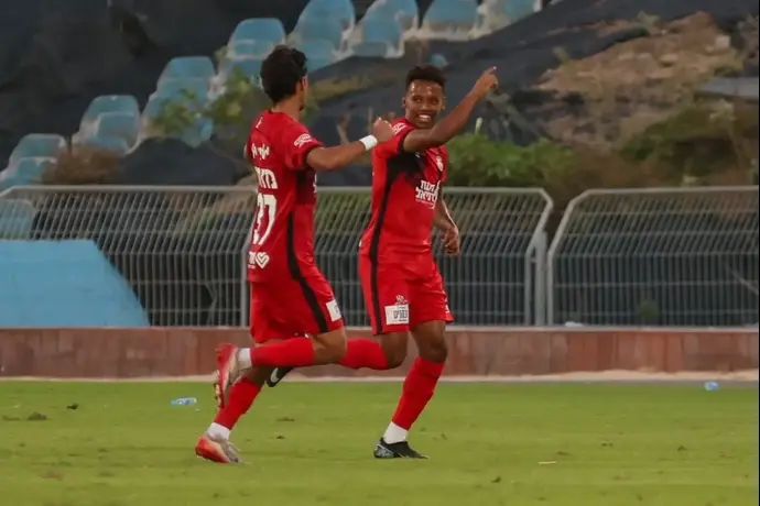 דוד אסנקה שחקן הפועל רמת גן חוגג שער