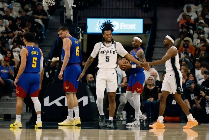 שחקן סן אנטוניו ספרס סטפון קאסל