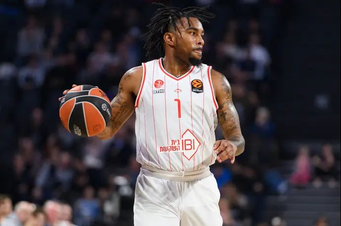 שחקן הפועל תל אביב, כריס ג'ונס