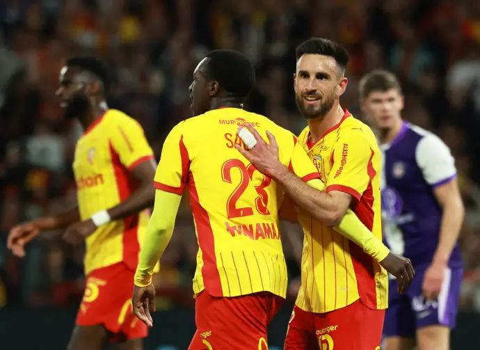 שחקן לאנס אדריאן תומאסון