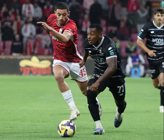 שחקן הפועל פתח תקוה, קלה, מול שחקן הפועל באר שבע, מוחמד אבו רומי