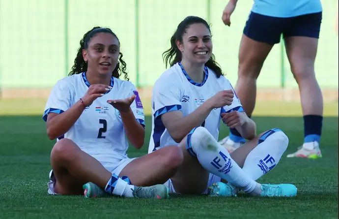 שחקניות נבחרת הנשים בכדורגל, הילי שלום (2) ויטל כץ