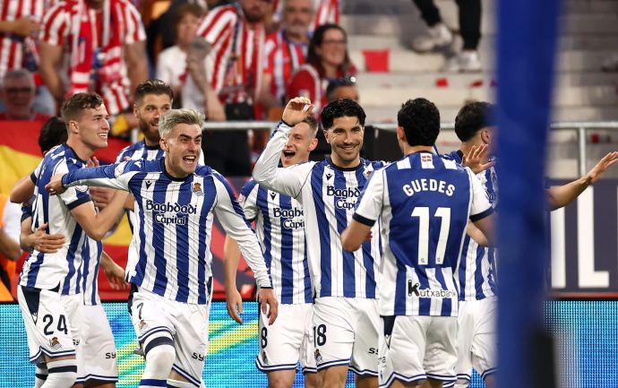 שחקני ריאל סוסיאדד חוגגים