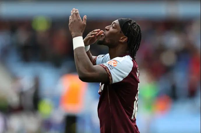 טמי אברהם שחקן אסטון וילה חוגג שער