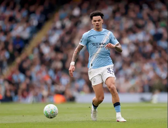 שחקן מנצ'סטר סיטי, ניקו אוריילי