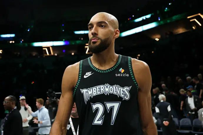 רודי גובר שחקן מינסוטה בסדרה מול דנבר