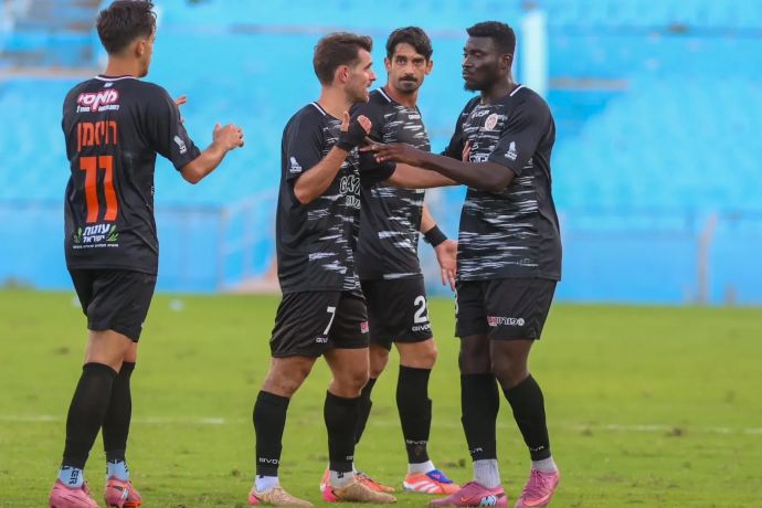 אבנעזר ממאטה, עומרי בן הרוש, אוהד חזוט, אור רויזמן שחקני הפועל כפר שלם