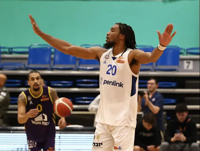 שחקן בני הרצליה אקסבייר סניד