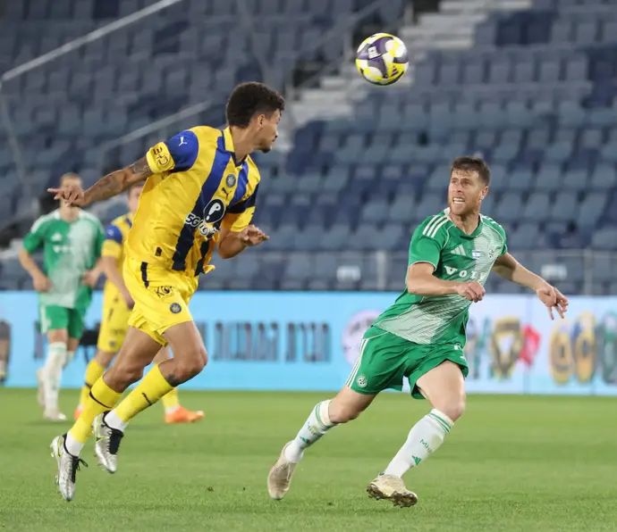 שחקן מכבי חיפה גיא מלמד