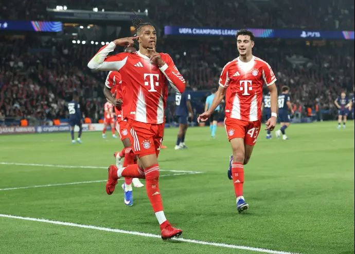 מייקל אוליסה שחקן באיירן מינכן חוגג שער