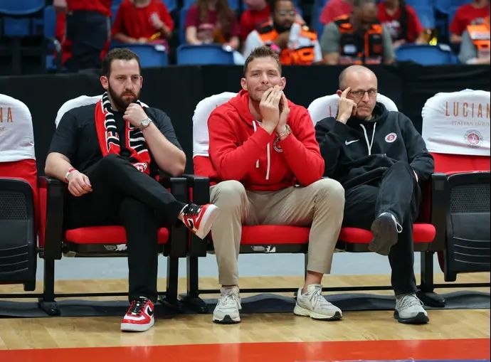 בעלי הפועל ירושלים מתן אדלסון לצד גל מקל, דן שמיר