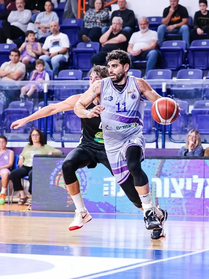 שחקן עירוני נהריה עידו דוידי