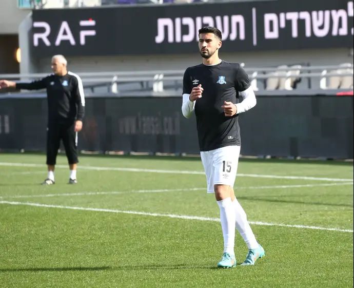 רז טוויזר שחקן הפועל עכו בחימום