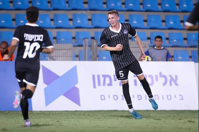 סמואל בראון, שחקן עירוני מודיעין