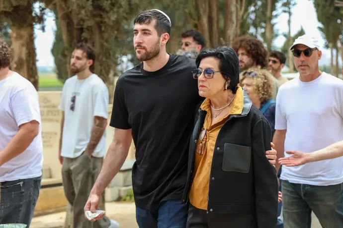 יובל זוסמן בהלוויתו של רז אדם ז"ל